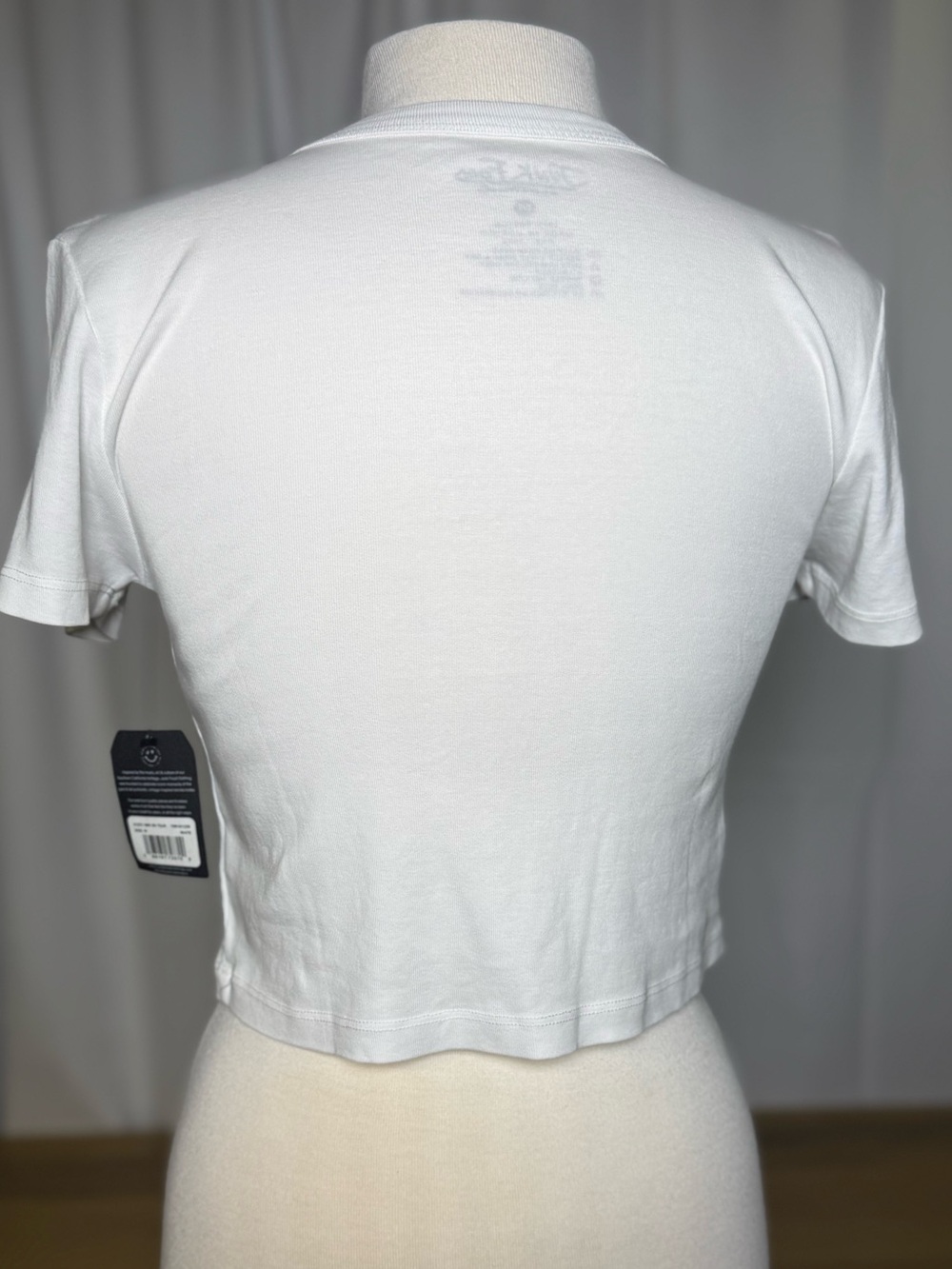 Junk Food Clothing AC/DC 1983 On Tour White Graphic Cropped Baby Tee - Picture 3 of 9